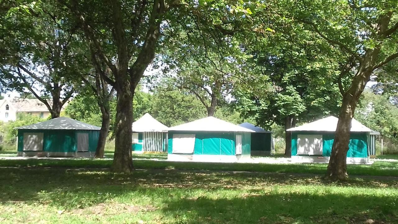 Camping Les Ombrages De L'Adour Hotel แอร์-ซูร์-ลาดูร์ ภายนอก รูปภาพ